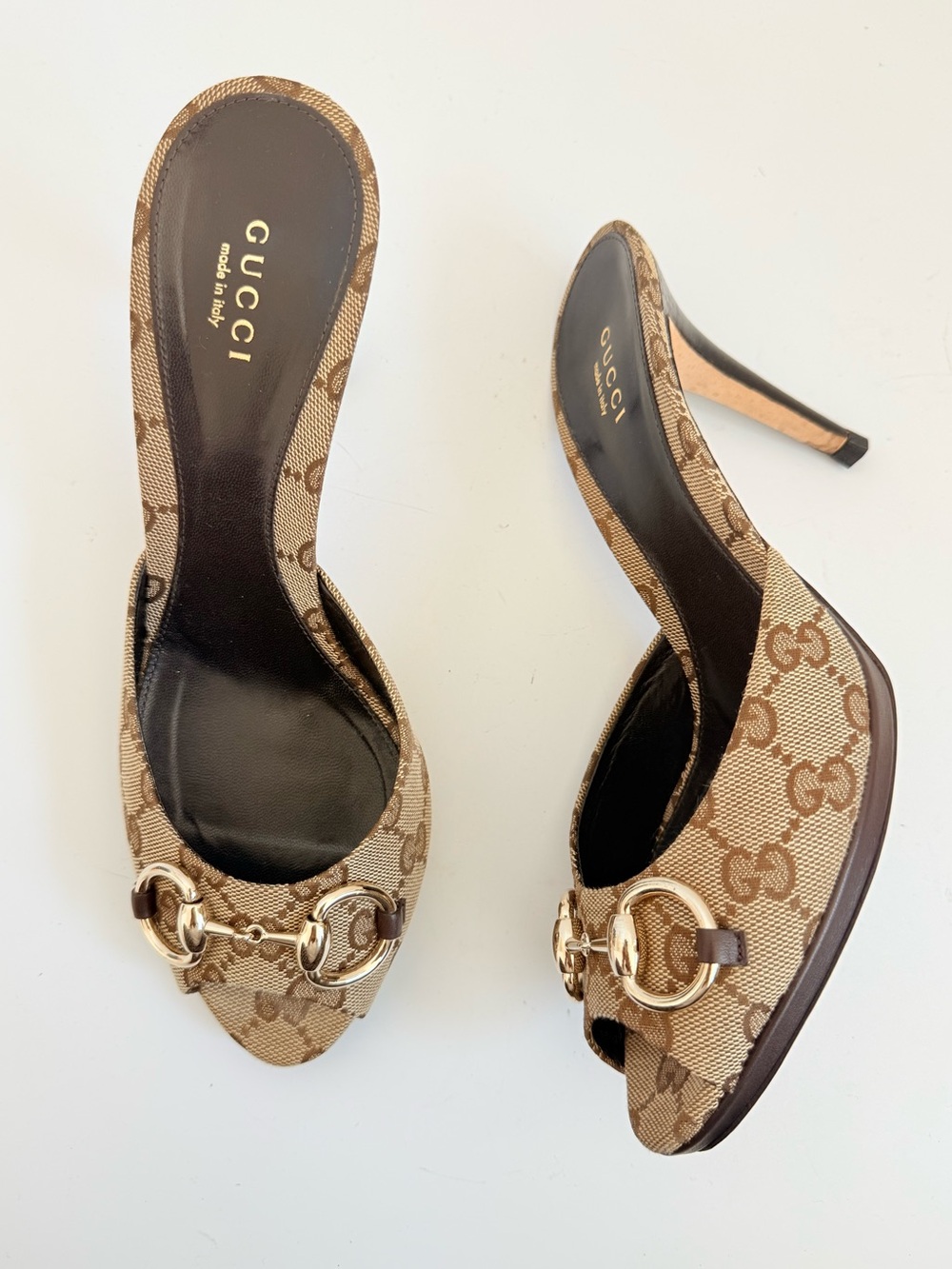 Gucci GG Canvas Horsebit Peep Toe Mule Heels 257638 Brown Gold 38.5